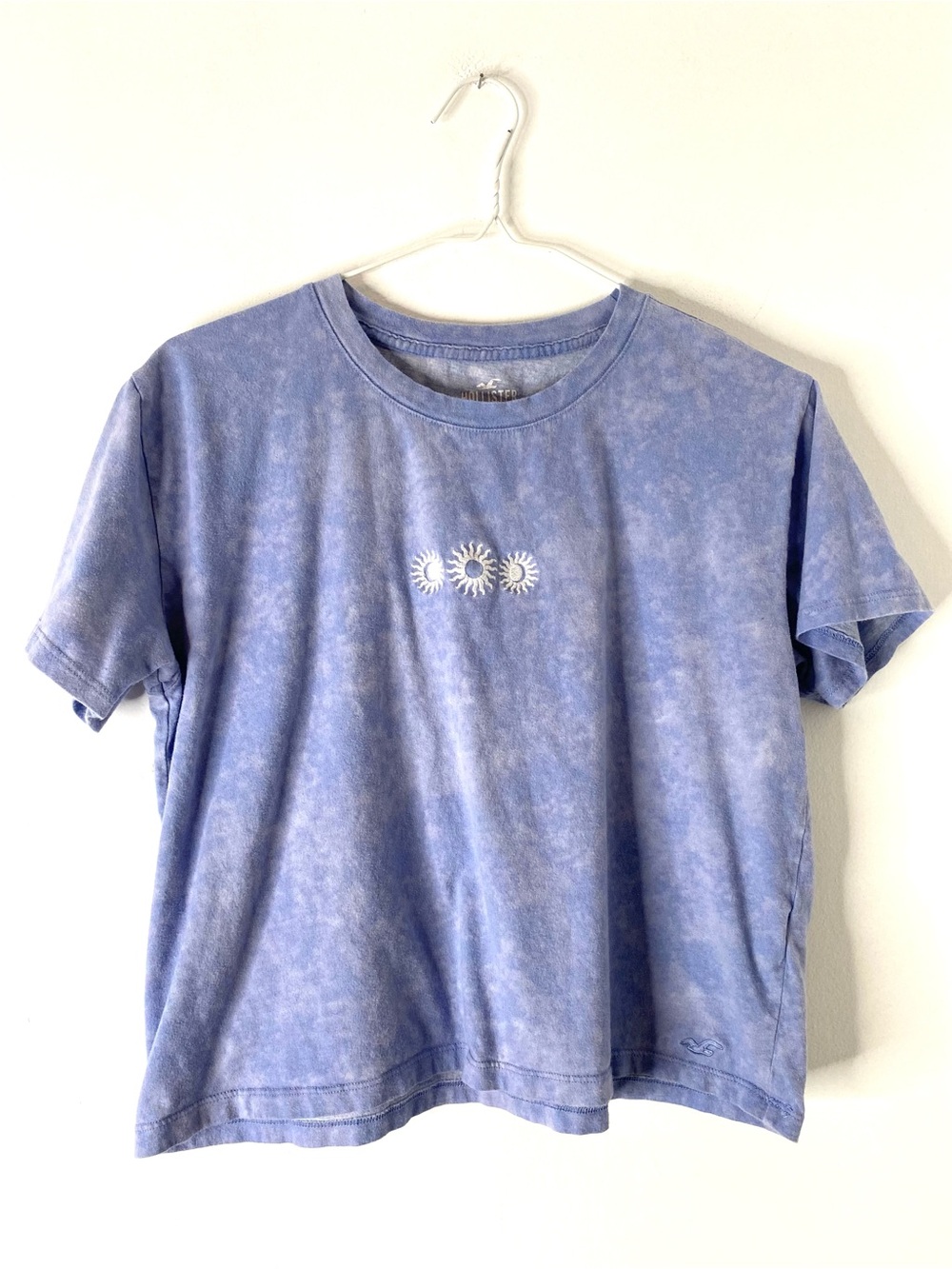 Hollister Ultraviolet Stonewash Sun Moon Embroidered Crop Tee Boxy Top